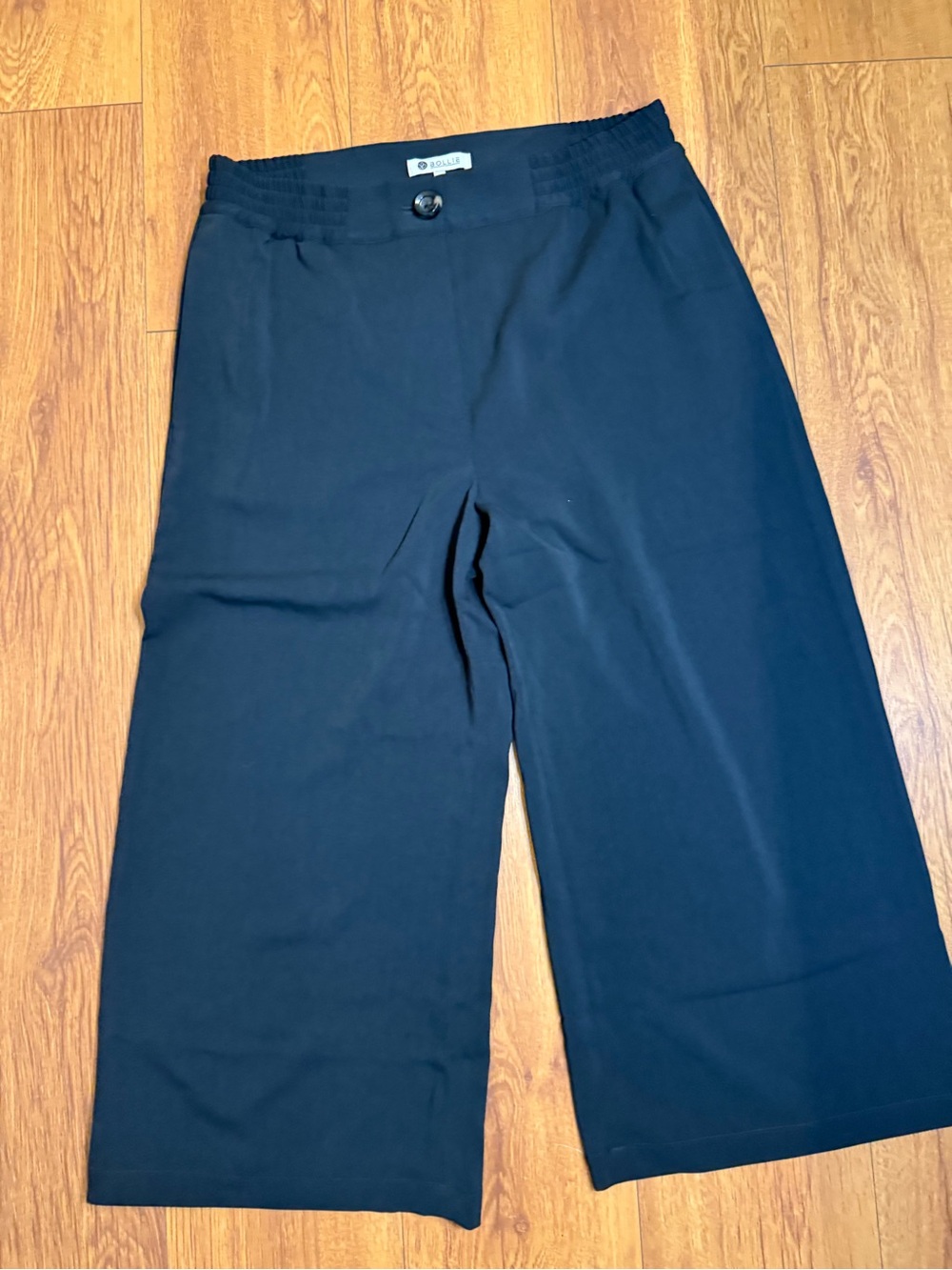 bolle Black Wide-Leg Cropped Trousers with Button Waistband